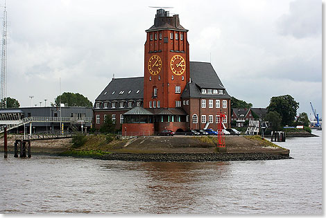 1914 wurde das Lotsenhaus Seemannshft errichtet, das heute, neben den Hafen- und Elblotsen, auch den Schiffsmeldedienst und die nautische Zentrale beinhaltet.