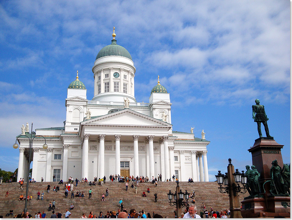  Ein dankbares Finnland hat Zar Alexander II. ein Denkmal vor dem Dom  dem Wahrzeichen Helsinkis  gesetzt. Er gab dem Land viele Freiheiten