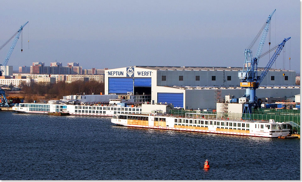 Volle 
	Pier bei Neptun Werft in Rostock-Warnemnde