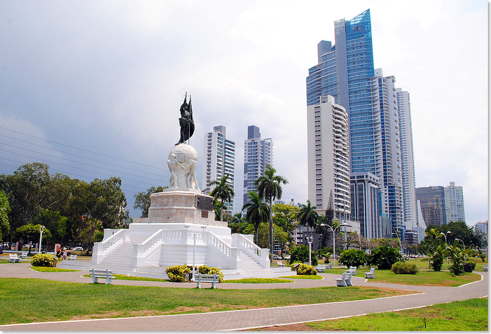 In 
	  Panama-Stadt steht das Denkmal fr den Spanier Vasco Nez de Balboa (1475 
	  bis 1519), der als erster Europer Panama durchquerte und den Pazifik 
	  entdeckte