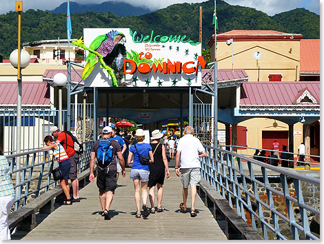Roseau: Welcome, Bienvenido, Willkommen auf Dominica