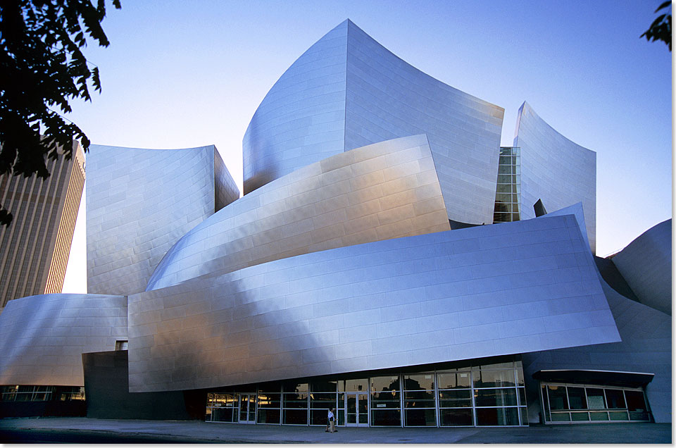 Los Angeles, Kalifornien  Die Walt Disney Music Hall.