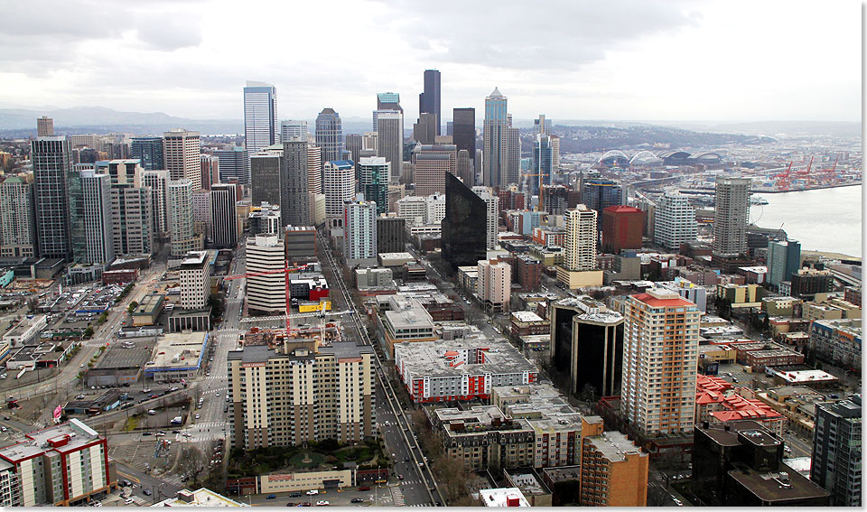 Seattle, Washington, USA  Space Needle-Blick auf Seattle Downtown aus 185 Meter Hhe.
