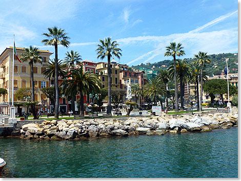 Santa Margherita lebt vom Tourismus, vor allem im Sommer. Hier wurden Palmen an der Hafenpromemade gepflanzt.