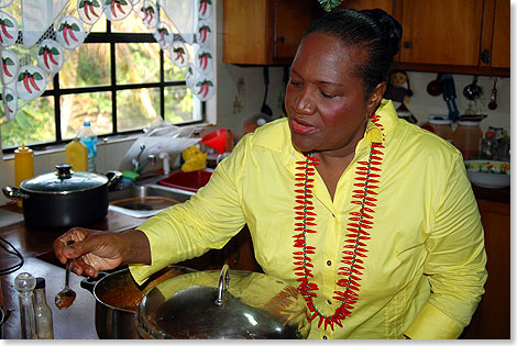Bis heute stellt die rhrige Antiguanerin ihre inzwischen international begehrte Susies Hot Sauce in vielen Variationen zu Hause her. Neben der klassischen ...