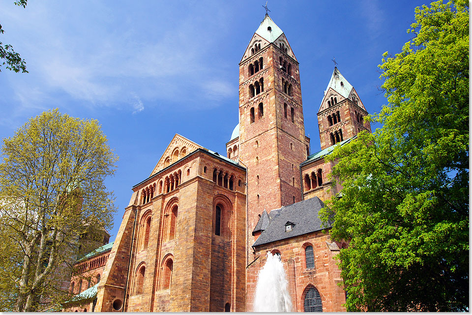 Der Dom zu Speyer. In der weitrumigen Krypta liegen acht Kaiser und 
	Knige, sowie vier Kniginnen begraben
