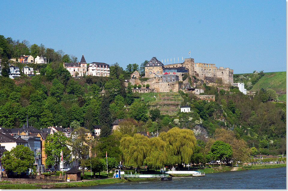 Die Burg-Ruine Rheinfels ber St. Goar beherbergt ein Heimatmuseum, ein Hotel 
	und ein Restaurant. Unterhalb gibt es eine Jugendherberge.