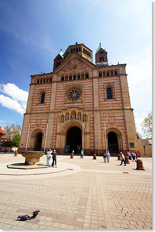 Das Hauptportal des Doms zu Speyer