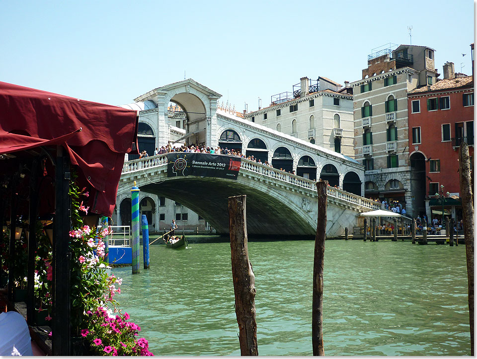  Die Rialtobrcke ber den Canal Grande in Venedig.
