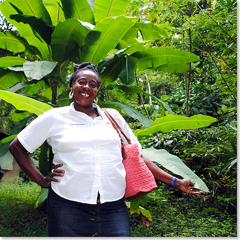 Touristenfhrerin Alison Bascombe wei nicht nur alles ber Tobago und seinen Regenwald, sie kann auch viele amsante Geschichten erzhlen. Wie fast alle ihrer freundlichen und scheinbar stets gutgelaunten Landsleute lchelt sie sehr gern und steckt andere damit an.