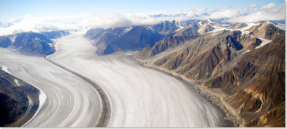  Das Kluane Icefield im Nordwesten des kanadischen Territoriums Yukon ist nach dem Bagley Icefield im benachbarten Alaska das weltgrte zusammenhngende Eisfeld auerhalb der Polkappen. Einer seiner grten Gletscher ist der Kaskawulsh. Er besteht aus zwei Armen