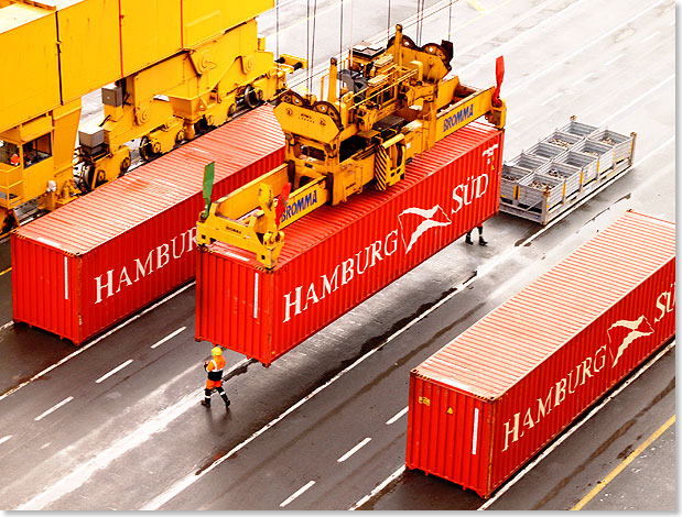 Hamburg-Sd-Container werden auch in Antwerpen an Bord 
			genommen.