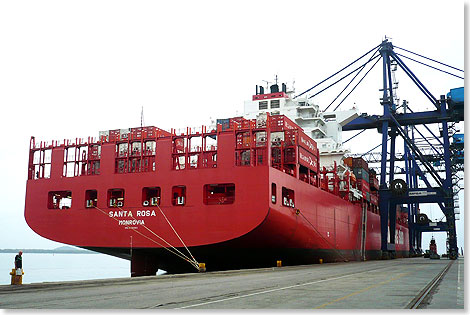 MS SANTA ROSA im Hafen von Paranagu.
