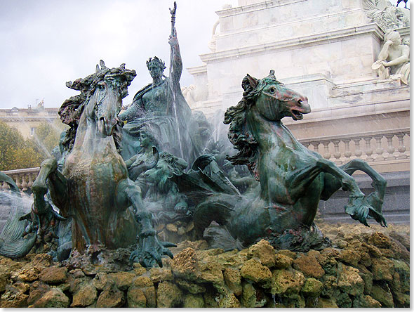 Das Denkmal der Girondisten auf der Place des Quinconces, das die Stadt Bordeaux in Gestalt einer griechischen Meeresgttin zeigt.