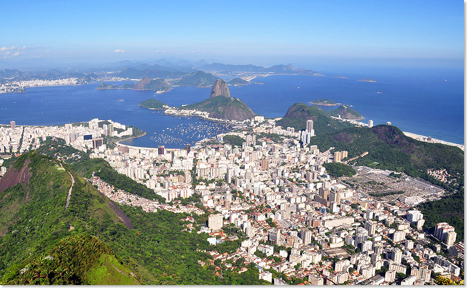 Rio-Panorama  Ausblick vom Corcovado auf den Zuckerhut.