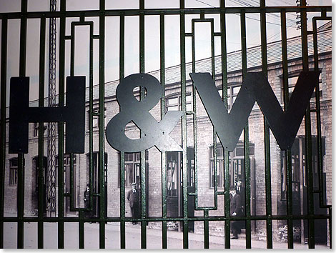 Wie in diesem Nachbau eines sthlernen Werfttors von Harland & Wolff verknpft die Ausstellung geschickt historische Groaufnahmen mit Exponaten zum Anfassen