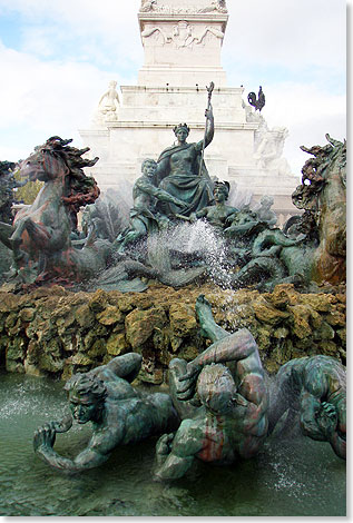 den Brunnen an die Abgeordneten der Gironde, die dem republikanischen Terror zum Opfer fielen.