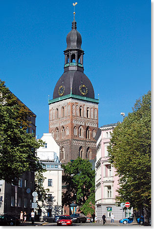 Der Rigaer Dom beherbergt eine der grten und besten Orgeln der Welt. Sein Grundstein wurde anno 1211 von Bischof Albert von Buxthoeven gelegt. 