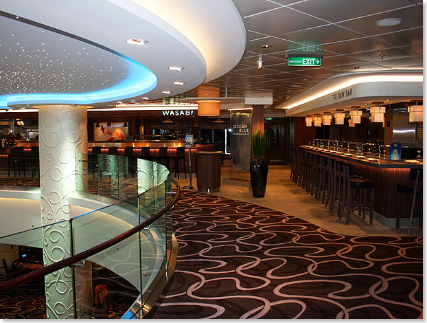 Diverse Bars und Restaurants sumen das achtere Atrium 678 Ocean Place wie hier die Sushi Bar

Wasabi, das Feinschmeckerlokal Ocean Blue und die Raw Bar