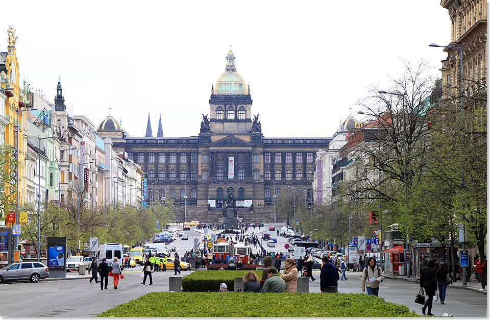 Am berhmten Prager Wenzelsplatz.