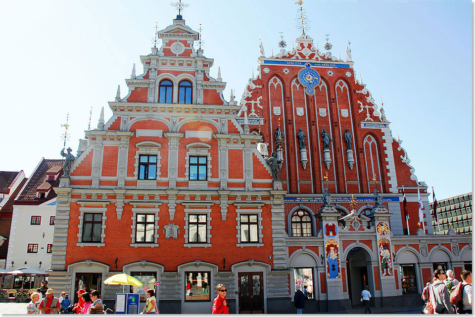 Riga  das vollstndig wieder aufgebaute Schwarzhaeupterhaus.