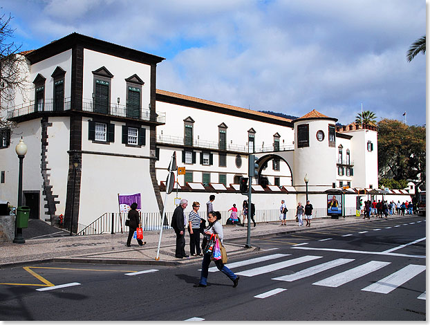 Der im maurischen Stil gebaute Palacio Fortalezza Sao Lourenco aus dem Jahre 1548 ist die lteste Festung Funchals, heute Sitz der autonomen Regierung von Madeira. 