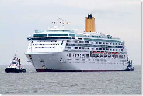 Bei der rund 2.000 Passagiere fassenden AURORA handelt es sich um ein vergrertes Schwesterschiff der auch von der Meyer Werft erbauten ORIANA.