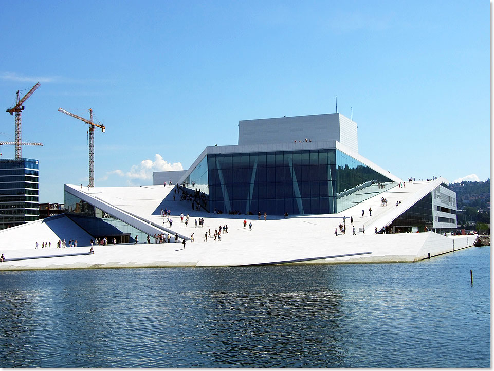 Das Neue Opernhaus der Norwegischen Oper, geplant vom norwegischen Architekturbro Snhetta, wurde 2008 erffnet.