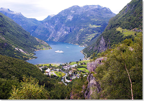 Der Geirangerfjord wurde 2005 zum UNESCO-Weltnaturerbe „Westnorwegische Fjorde” erklrt. Wehe dem Kapitn, der auf einer Nordlandreise diesen Fjord auslsst.