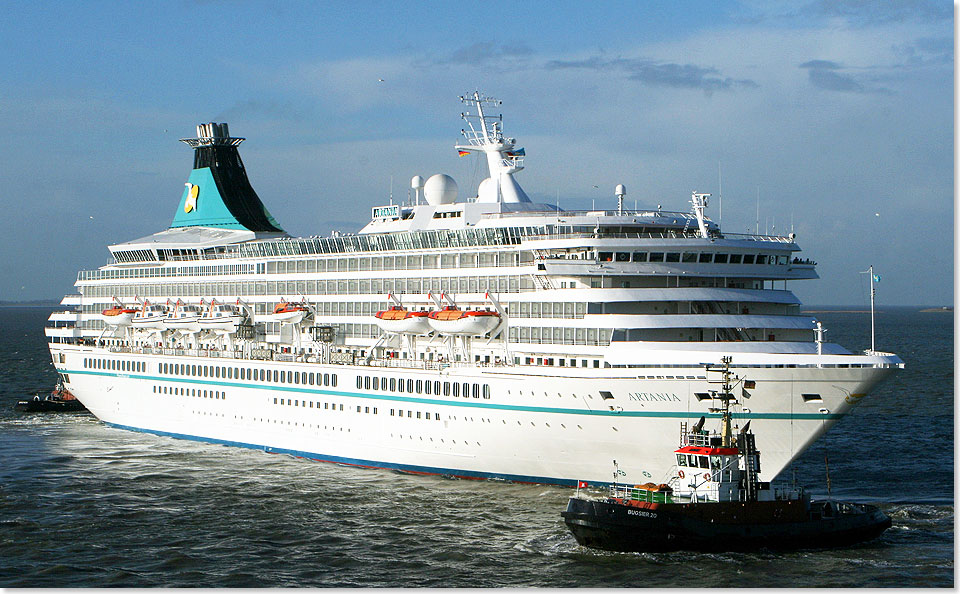Fr rund 40 Millionen  wurde die mittlerweile 30 Jahre alte ARTANIA von Phoenix Reisen bei der Lloyd Werft umgebaut. 