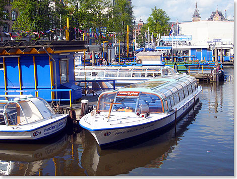 Amsterdam lsst sich bei einer Grachtenfahrt bequem vom Wasser aus entdecken.