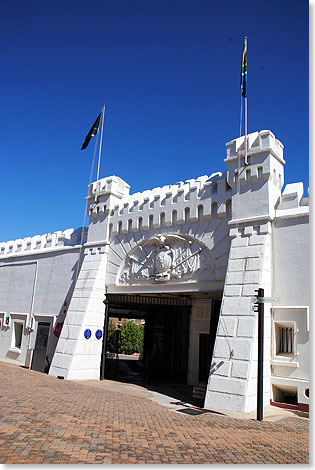 Der Eingang zum Old Fort in Johannesburg, gebaut zwischen 1896 und 1899 von den Buren. Whrend der Apartheid war hier auch kurzzeitig Nelson Mandela inhaftiert. Der komplette Constitution Hill, zu dem die 