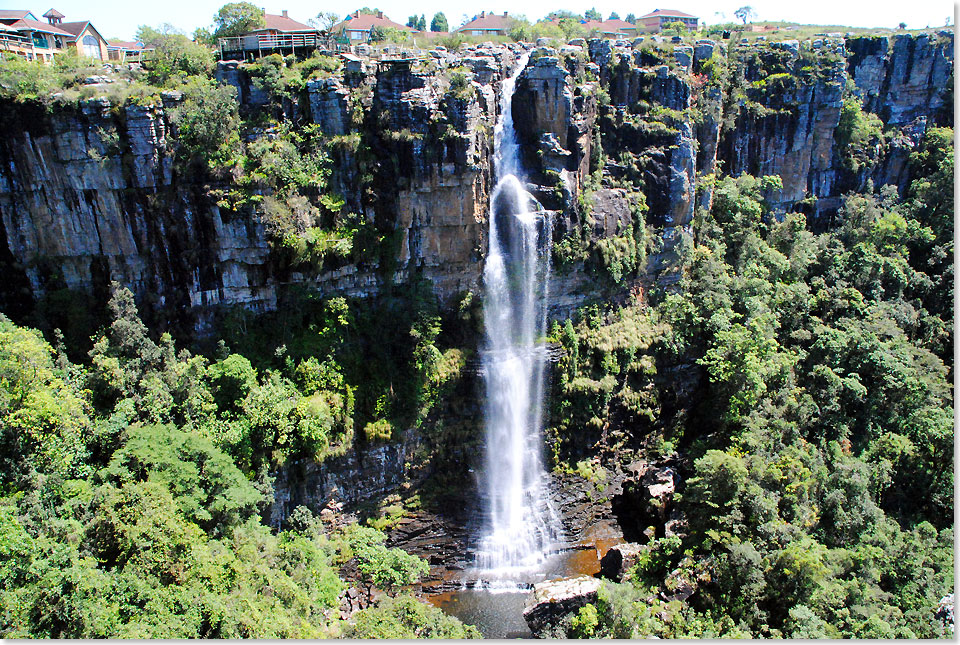Durch Erosionsprozesse entstanden vielerorts in den Drakensbergen Wasserflle wie die Berlin Falls, die Lisbon Falls und die Macmac Falls. 