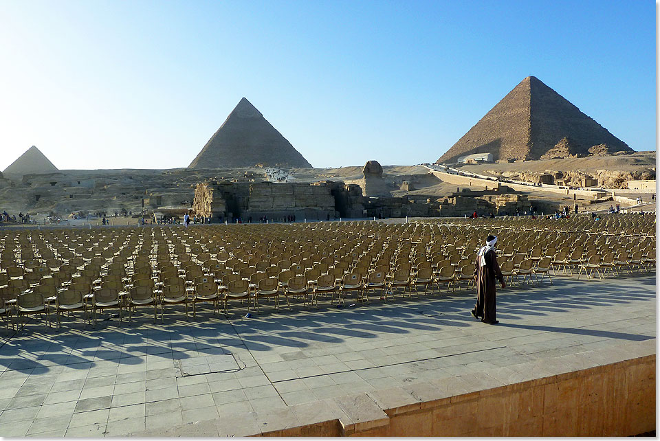 Auch fr open air Konzerte geeignet: das Theater vor der Sphinx und den Pyramiden von Gizeh.