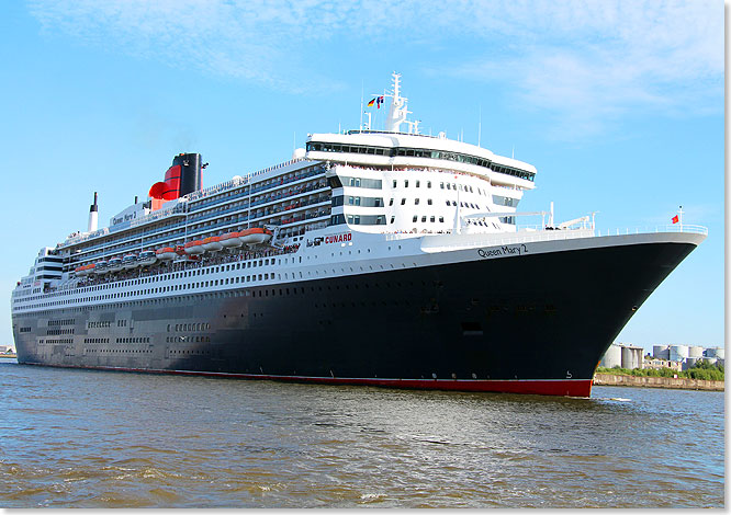 Aufbruch zu alten Ufern: Am 30. Juni 2015 verlsst die QUEEN MARY 2 Hamburg, um ihre historische Atlantik-berquerung via Liverpool, Halifax und Boston anzutreten. 
