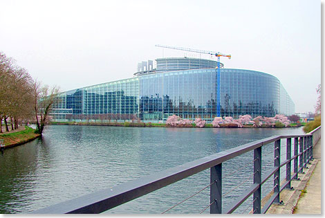 Das Europische Parlament hat seinen Hauptsitz in Strasbourg.