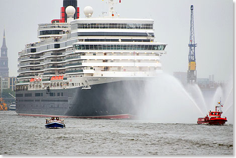 Die QUEEN ELIZABETH zählt neben QUEEN VICTORIA und QUEEN MARY 2 zu den drei „großen Sternen” am Kreuzfahrthimmel der Reederei Cunard und wird in 2014 dreimal Hamburg besuchen.
