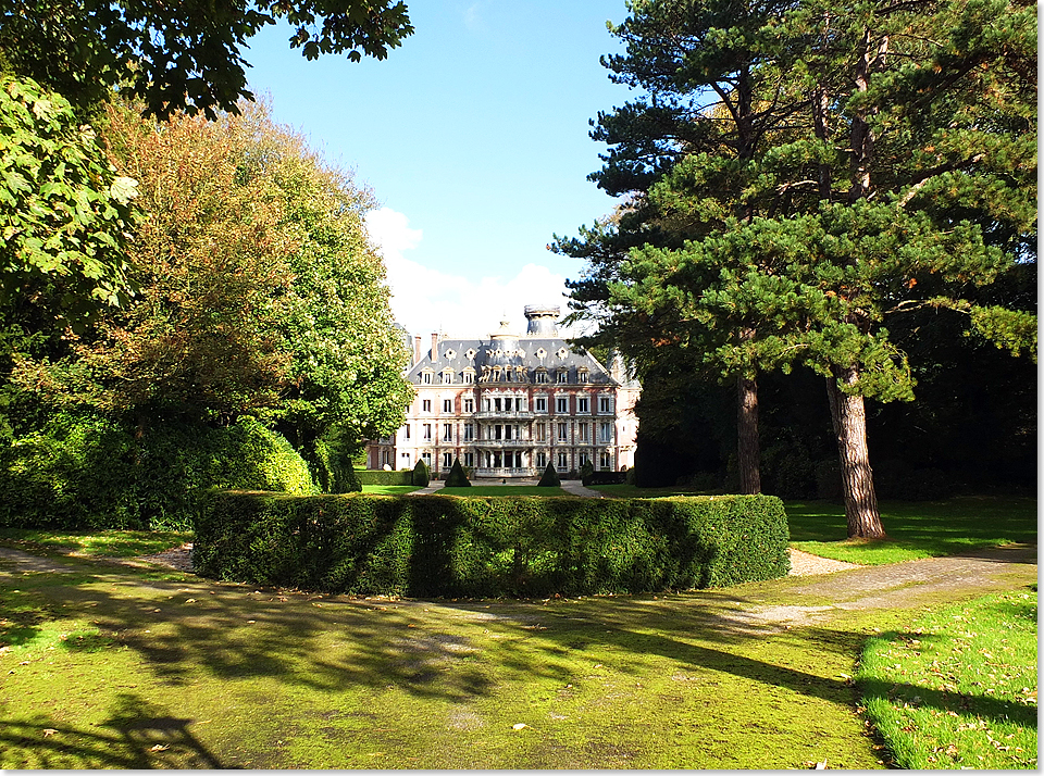 18114 Auf dem Weg nach Etretat liegt das Schloss Fréfossé C Eckardt