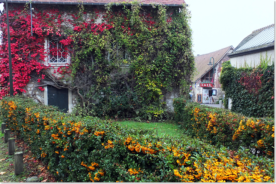 18114 Giverny selbst an einem trueben Herbsttag strahlt die Ortschaft mit den Farben der Natur C Eckardt
