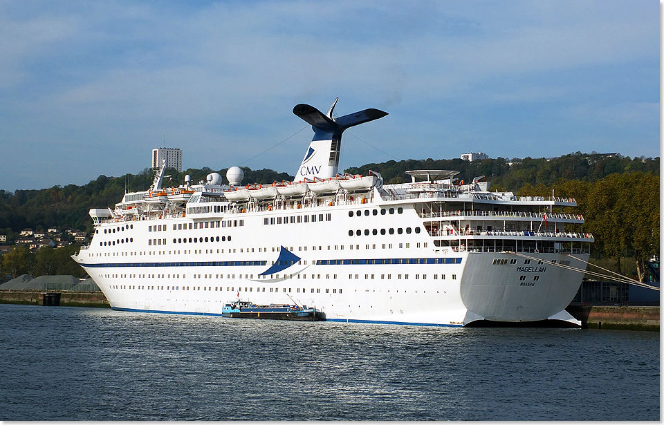 18114 auch das Hochseekreuzfahrtschiff Magellan ist zu Besuch in Rouen C Eckardt