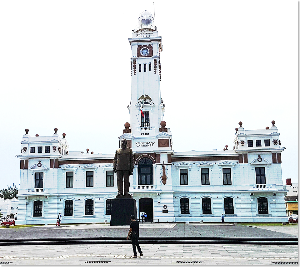 18118 NORDISABELLA PSW 115 Das schlossartige Hafenverwaltungs Gebaeude mit altem Leuchtturm in Veracruz Mexiko