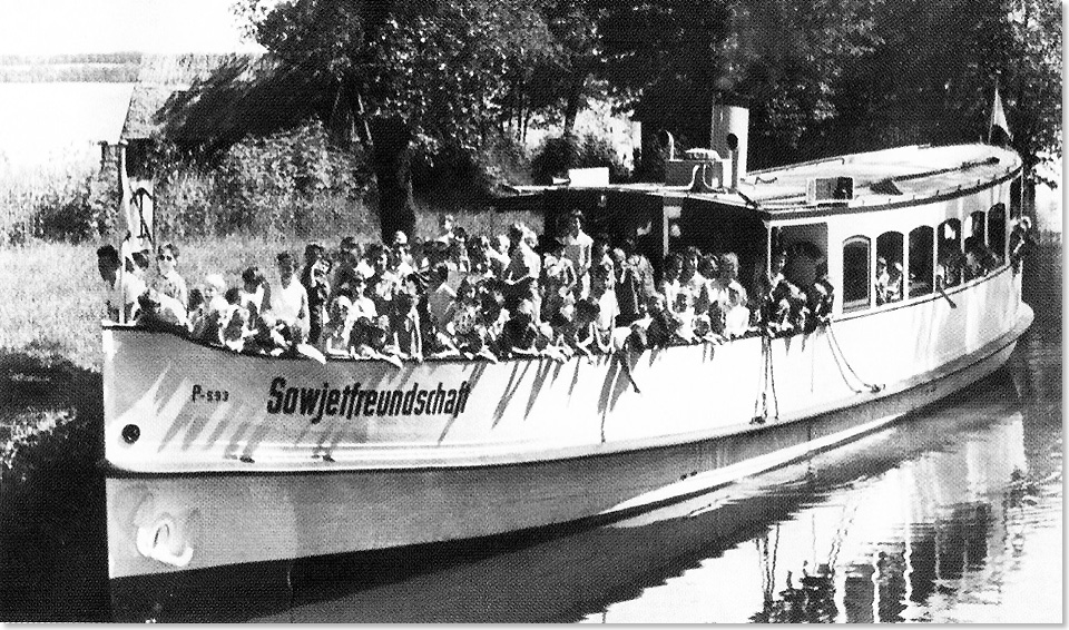 19113 2 Als MS SOWJETFREUNDSCHAFT zu DDR Zeiten im Einsatz von Schwerin aus