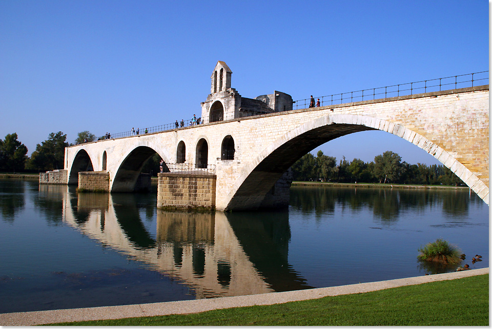 19117 PSW 25 Die beruehmte Roemische Bruecke in Avignon