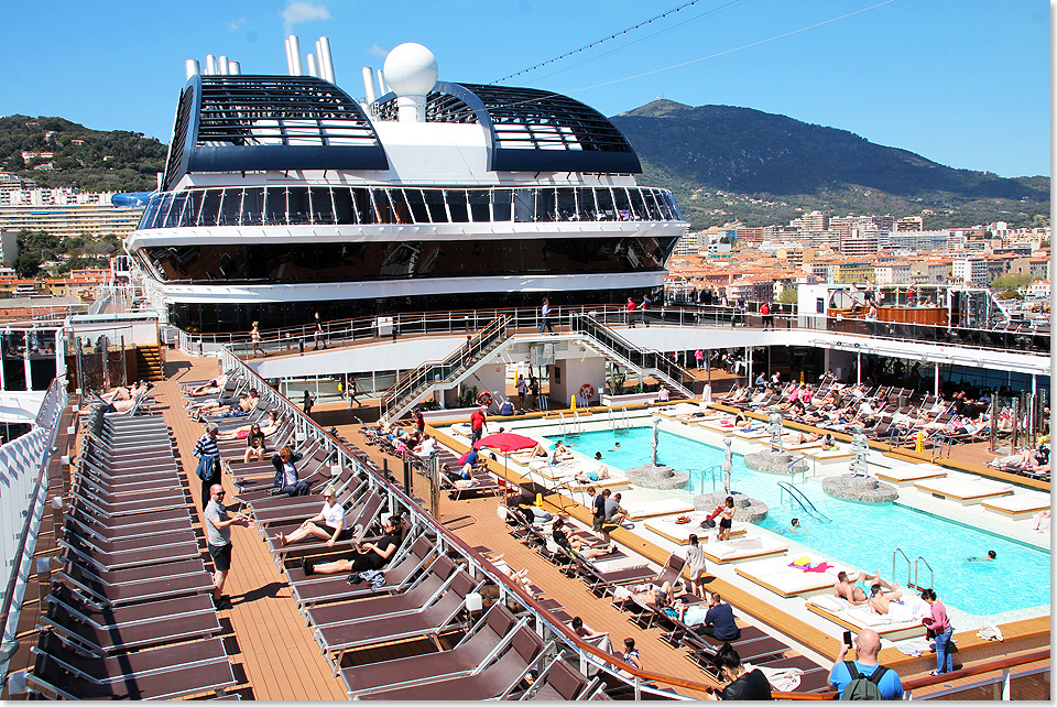 20108 03 MSC Meraviglia Atmosphere Pool Deck Ajaccio07 2019 Kai Ortel