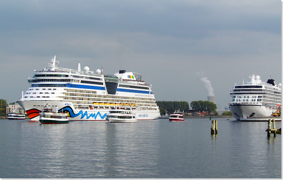 20121 Aidadiva ausl mit Viking Star P5911 Foto Reiner Frank Rostock