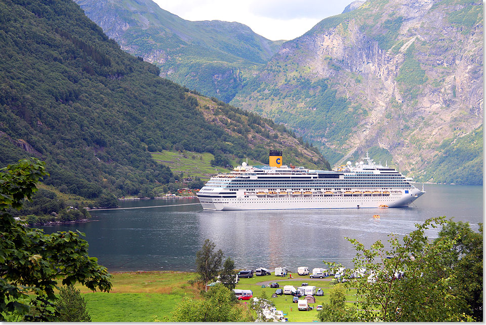 18207 00 Costa Favolosa Geiranger13 2016 Kai Ortel