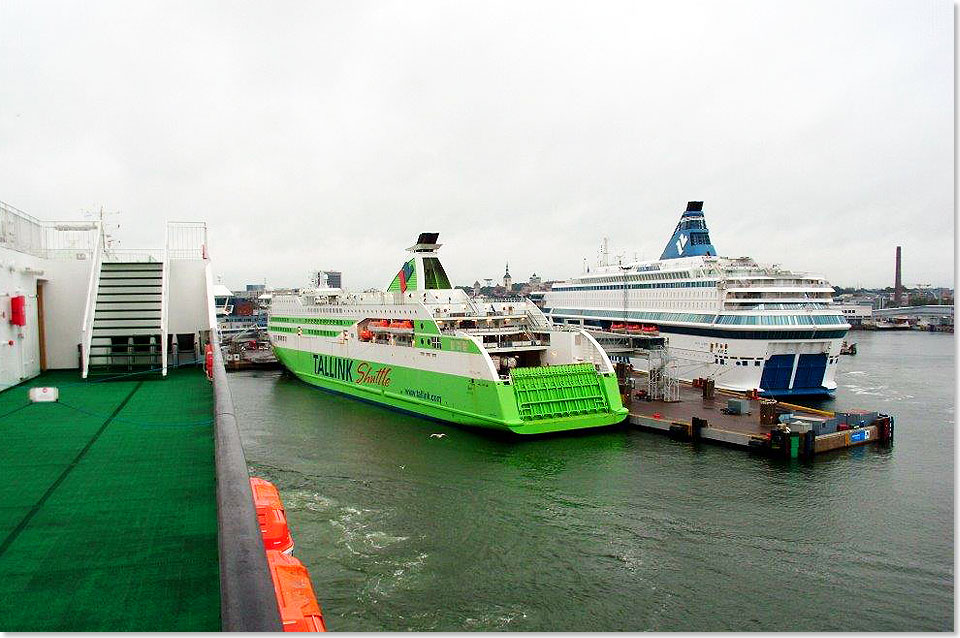 18209 STAR und SILJA EUROPA in Tallinn von der BALTIC QUEEN aus gesehen DSCI9129 Foto C Behm