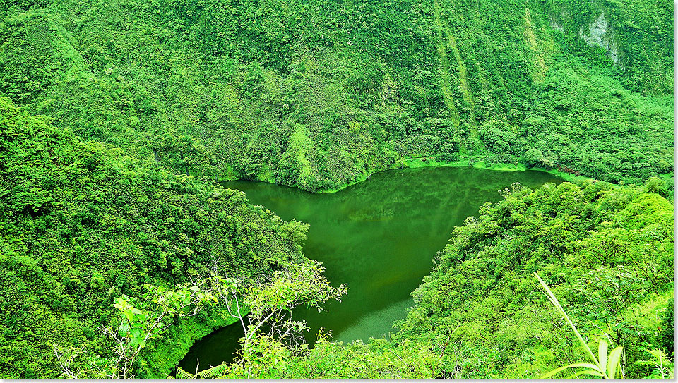 18212 Duckwitz 7 Der Ausblick auf kleine Seen mitten im Inselinneren Tahitis ist atemberaubend