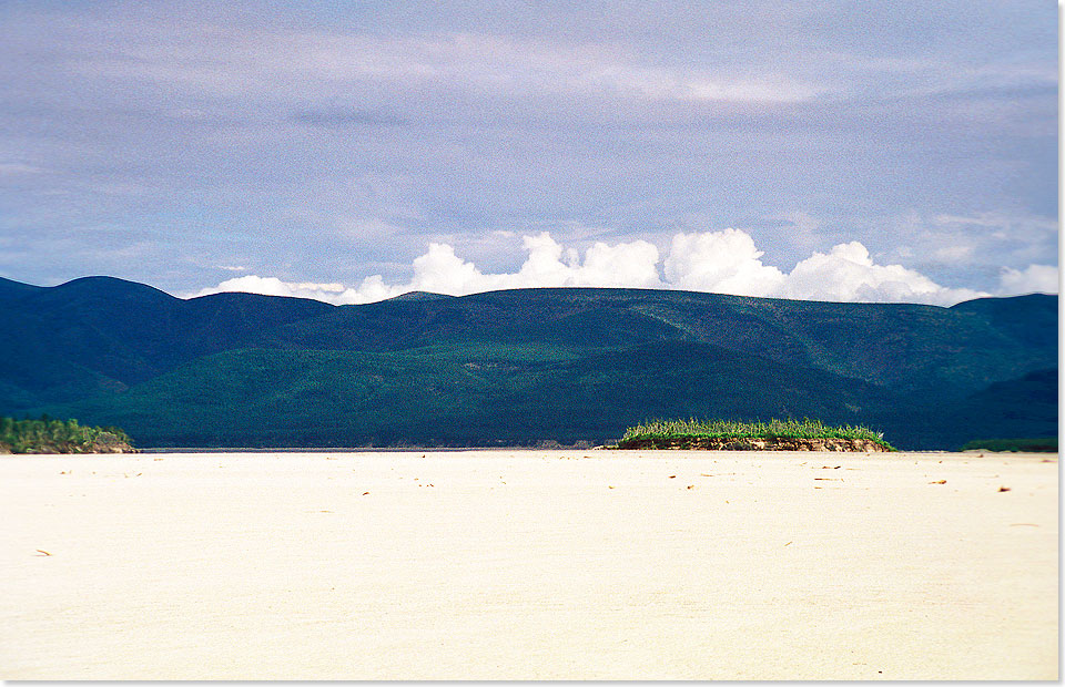 18214 Traumstrand einer Lena Insel am Polarkreis