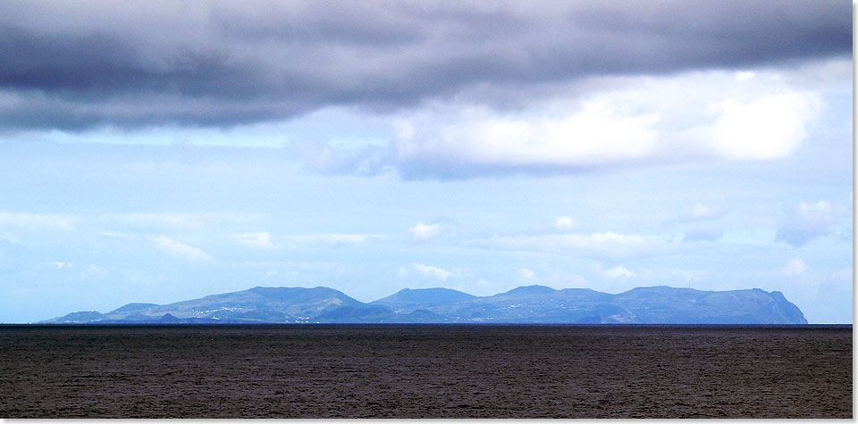 18218 221 Isla Graciosa Azoren erstes europaeisches Land in Sicht nach 8 Tagen auf See